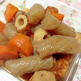 お弁当にも♪蒟蒻と竹輪と人参の煮物